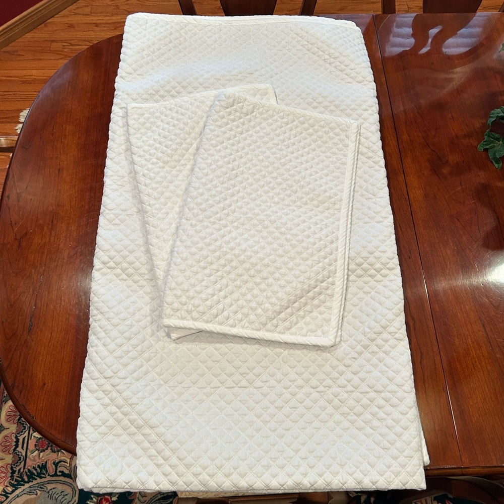 Brooks Brothers Cotton White Quilt & Sham Set - Full/Queen